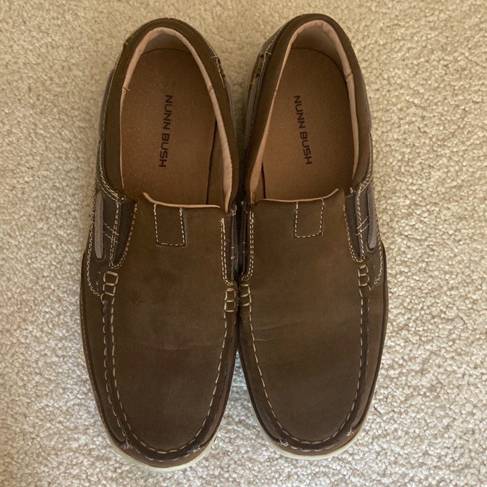 Size 8.5 Nunn Bush shoes